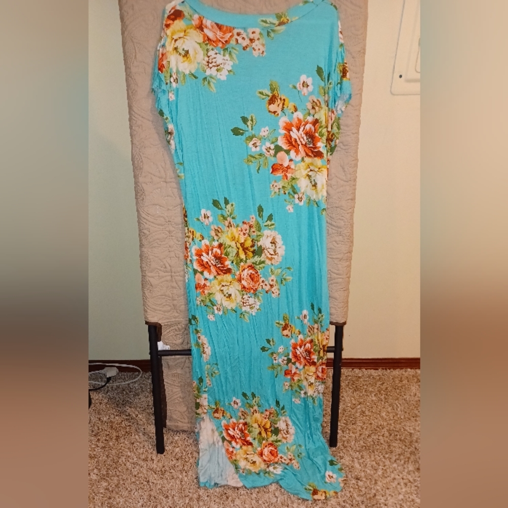 Dress - Picture 3 of 4